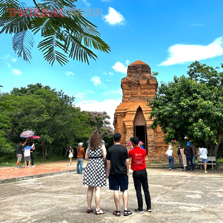 Mui Ne 2-Day Guided Beach Experience with Accommodation Price