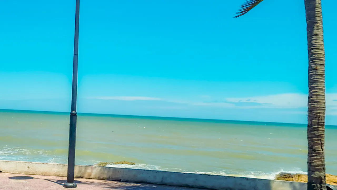 Mui Ne 2-Day Guided Beach Experience with Accommodation Category