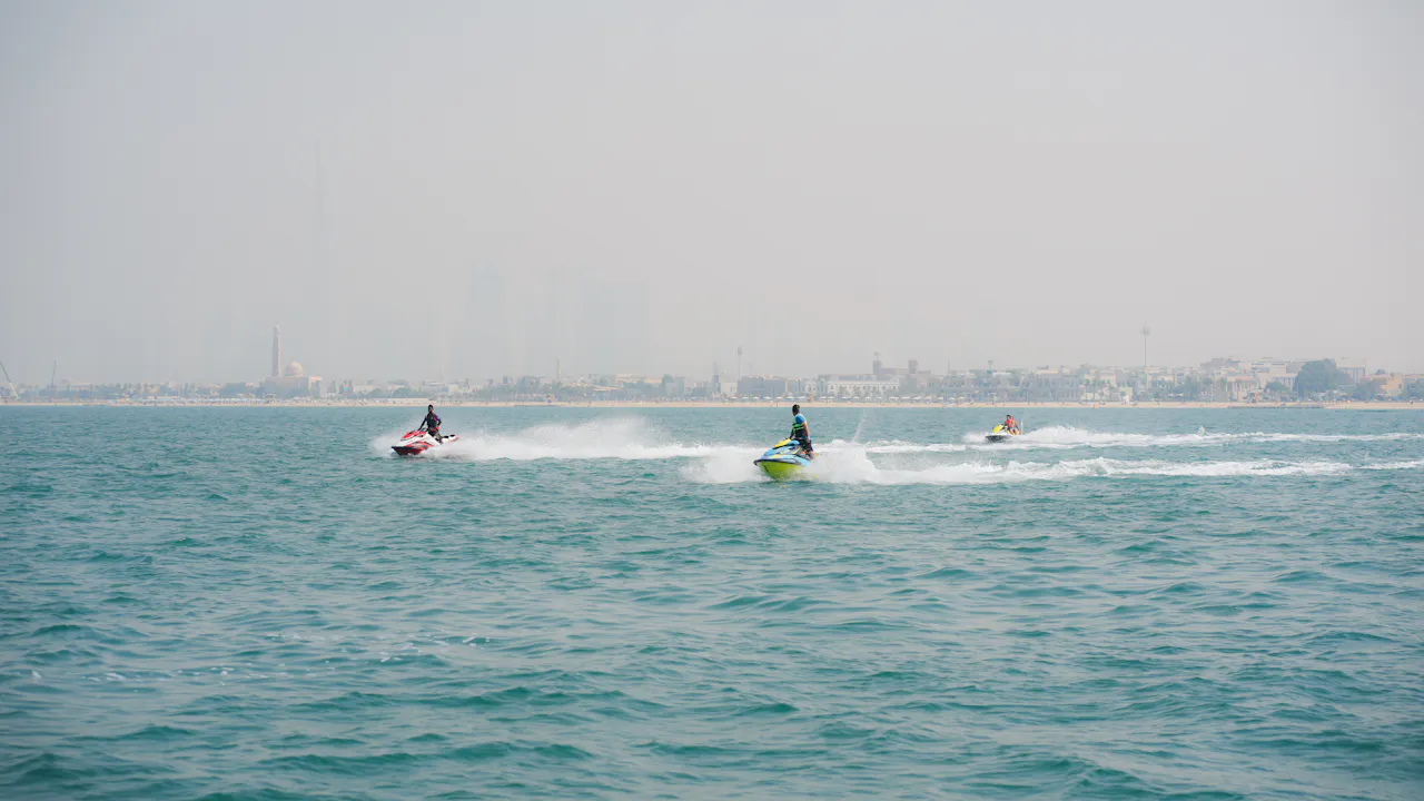 30 Min Dubai Jet Ski & Burj Al Arab View with English Breakfast Discount