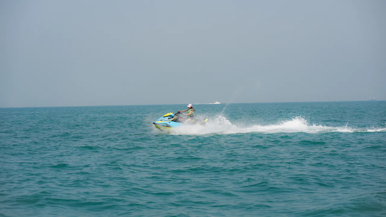 30 Min Dubai Jet Ski & Burj Al Arab View with English Breakfast Price