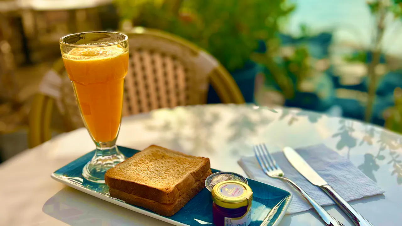 30 Min Dubai Jet Ski & Burj Al Arab View with English Breakfast