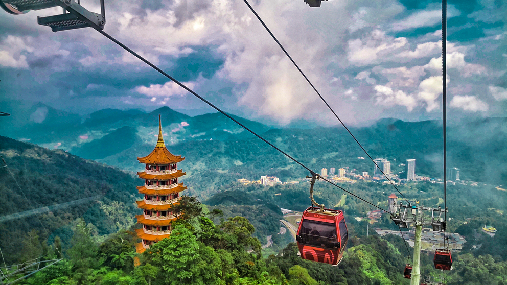 Genting Highlands and Batu Caves Day Tour