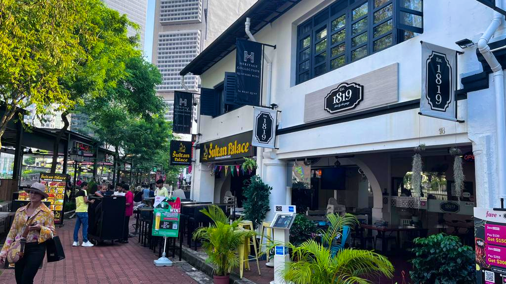 Seafood Dinner And Singapore River Cruise with Heritage Tour At Clarke Quay Ticket